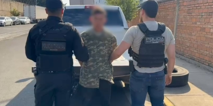 Capturan a probable partícipe en robo violento en unidad del transporte público, en Tonalá