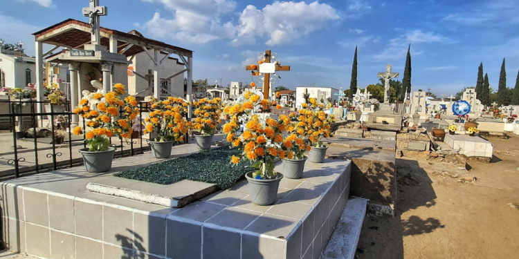 Emprenden campaña de regularización y pagos de mantenimiento de tumbas en San Pedro Tlaquepaque
