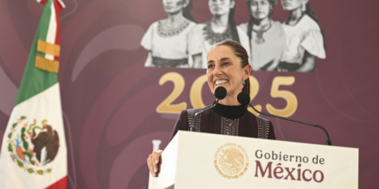 En Edomex, presidenta Claudia Sheinbaum arranca el programa de mejoramiento de vivienda con entrega de más de 16 mil tarjetas.