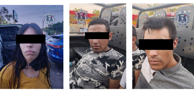 Detienen a tres personas con vehículo robado y armas en Zapopan
