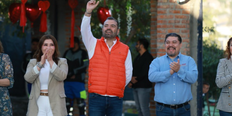 Gobierno de Tlajomulco dota con paquetes escolares a 36 mil 567 alumnos