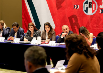 Dialogan priistas y autoridades estatales