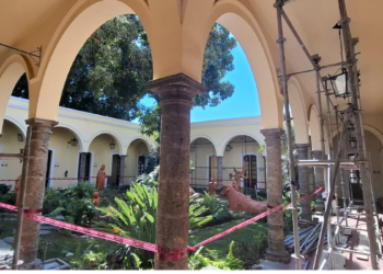 Aplican medidas de prevención en El Patio de los Naranjos en el Centro Cultural El Refugio