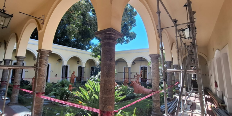 Aplican medidas de prevención en El Patio de los Naranjos en el Centro Cultural El Refugio