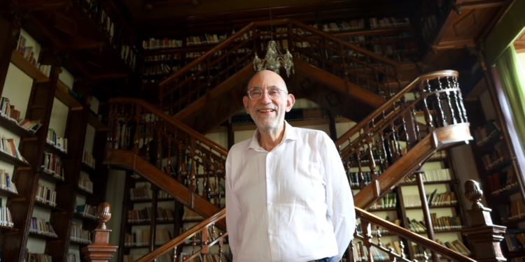 Conmemoran un siglo del nacimiento de la mecánica cuántica con charla del físico Dr. Luis Adolfo Orozco