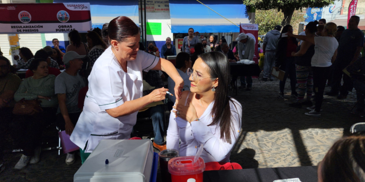 Arranca Laura Imelda el programa «Sábados con la Gente»
