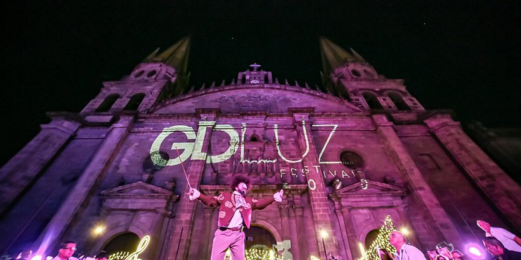 Con más de 2.1 millones de visitantes finaliza el Festival GDLuz 2025