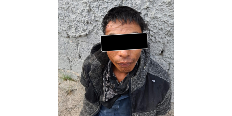 Policías de Tlaquepaque arretan a hombre por presunto intento de asalto con arma de fuego