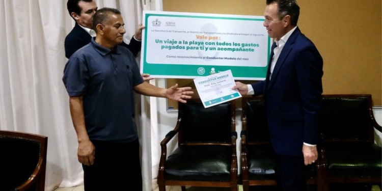 Entrega Gobernador Pablo Lemus premio al Conductor Modelo 2025