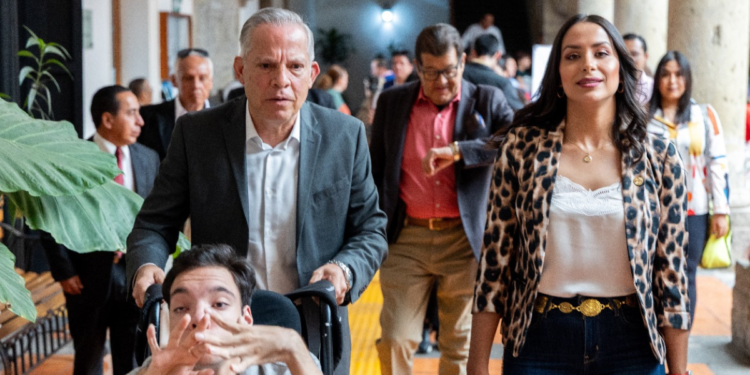 Buscan garantizar permiso laboral a padres con hijos de necesidades especiales