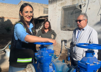 Presidenta Laura Imelda inaugura pozo de agua en Santa Anita