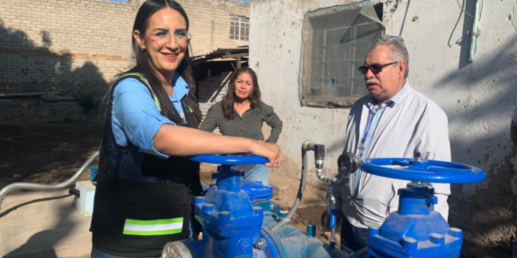 Presidenta Laura Imelda inaugura pozo de agua en Santa Anita