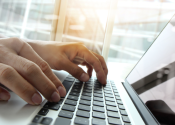 Senado trabajará para mejorar definición de violencia digital en la ley: Andrea Chávez