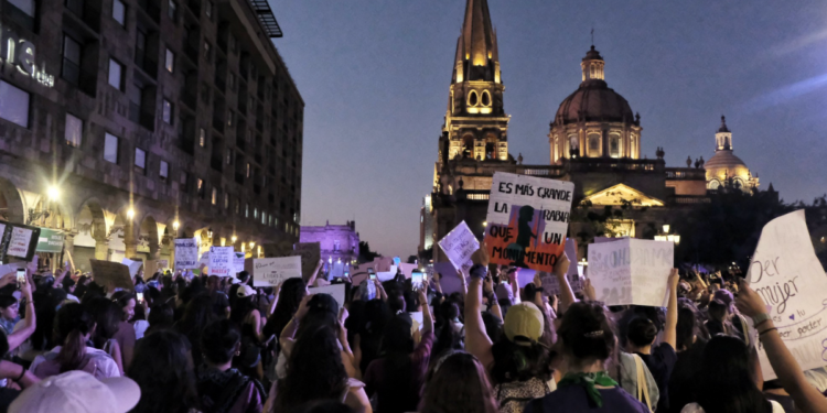 Brinda Gobierno de Jalisco asistencia en marchas por el 8M