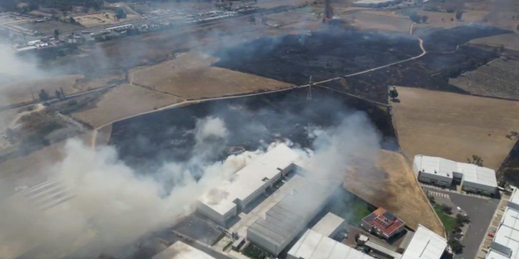 Activa Semadet Alerta Atmosférica en Zapopan por incendio en Nextipac