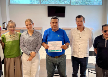 Entregan reconocimiento al Conductor Modelo de febrero 2025