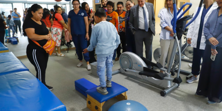 Zapopan entrega insumos a Juntos por los Demás A.C.