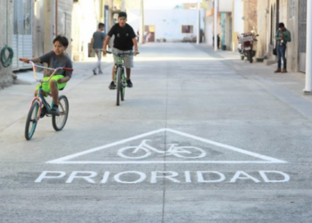 Vecinas y vecinos de la colonia Héroes Nacionales y El Fresno estrenan calles 