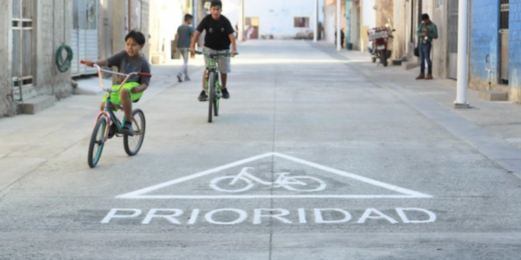 Vecinas y vecinos de la colonia Héroes Nacionales y El Fresno estrenan calles
