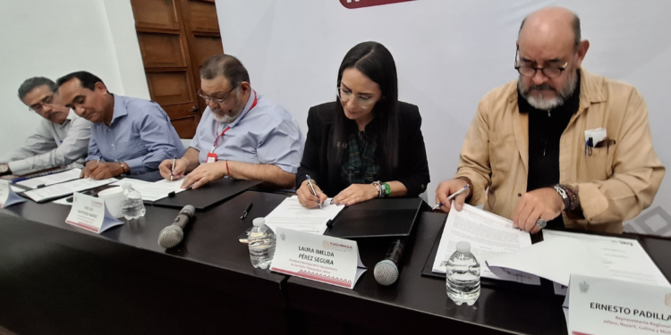 Firman convenio de colaboración Gobierno de Tlaquepaque e INSUS