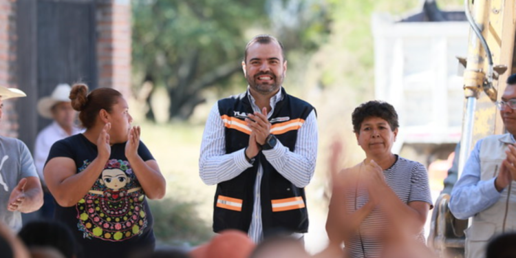 Gobierno de Tlajomulco invierte casi 13 millones de pesos en vialidades y drenaje en zona Valle
