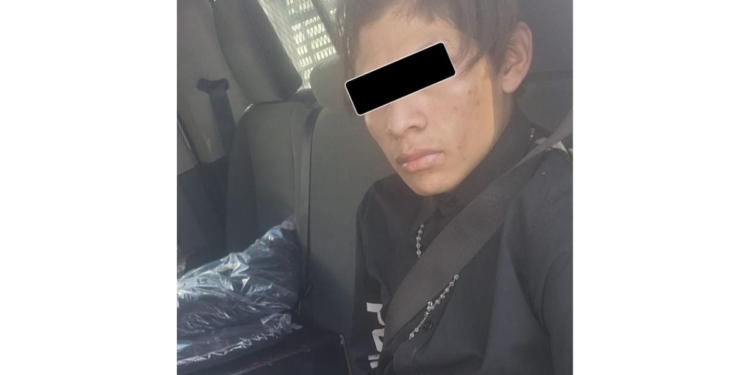 Detienen a joven presuntamente armado en moto robada en Tlaquepaque