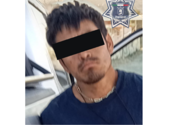 Policías de Zapopan detienen a un sujeto presuntamente armado en la colonia Jardines del Vergel