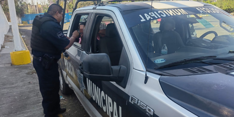 Policías de Tlaquepaque frustran extorsión telefónica