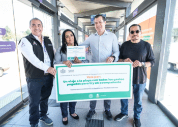 Reconocen a Cynthia Elizabeth Salazar Pérez como Conductora Modelo