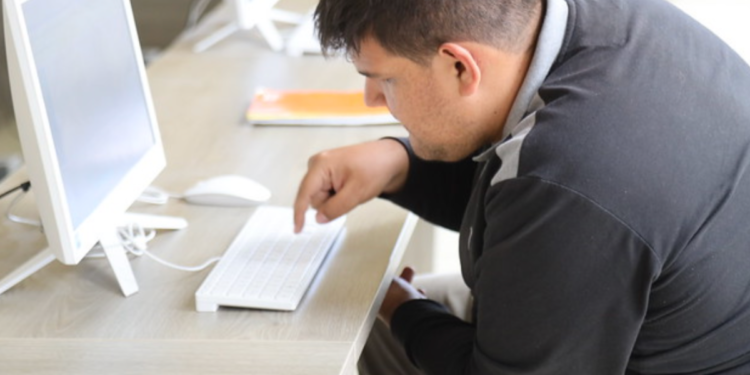 DIF Jalisco sensibilizará a usuarios del Tren Ligero sobre el Trastorno del Espectro Autista (TEA)