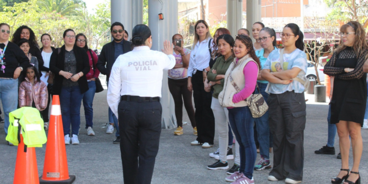 Inicia la capacitación a centros educativos con el programa Patrulla Escolar