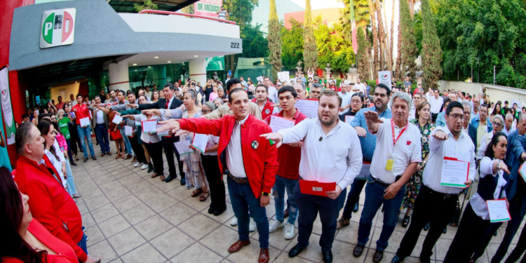 Jonathan González asume la presidencia del Movimiento Territorial del PRI Jalisco.