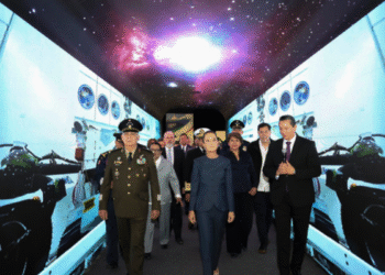 Inaugura presidenta Feria Aeroespacial México 2025 para impulsar el intercambio comercial, la inversión extranjera y la generación de empleo