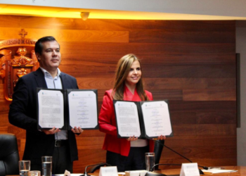 Firman Setran y UdeG convenio para atender necesidades de transporte en centros universitarios