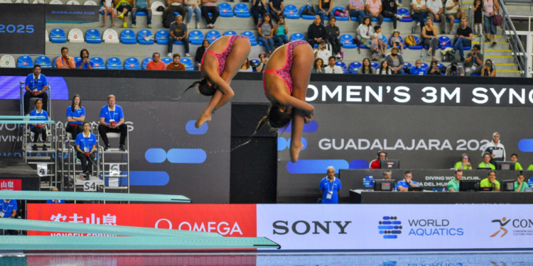 Mía y Lía Cueva dan a México su primera medalla en la Copa Mundial de Clavados Guadalajara 2025  