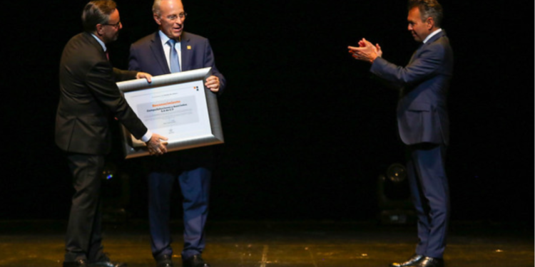 Pablo Lemus, Gobernador de Jalisco, asiste a conmemoración de 40 años de la empresa CompuSoluciones  