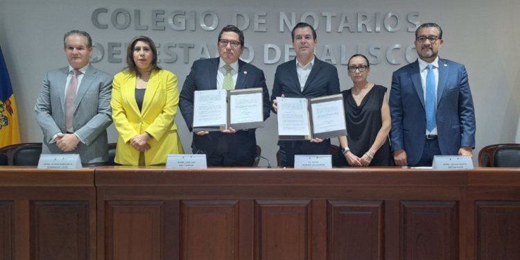Ratifican Setran y Colegio de Notarios convenio para validar licencias de conducir como identificación oficial
