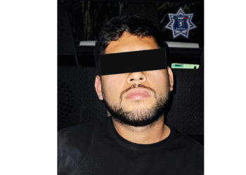 Detenido por tripular vehículo con reporte de robo; tras persecución se recuperó el vehículo