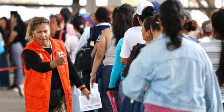 Reciben Mujeres Sostén del Hogar sus tarjetas Yo Jalisco, Apoyo para el Transporte 100%