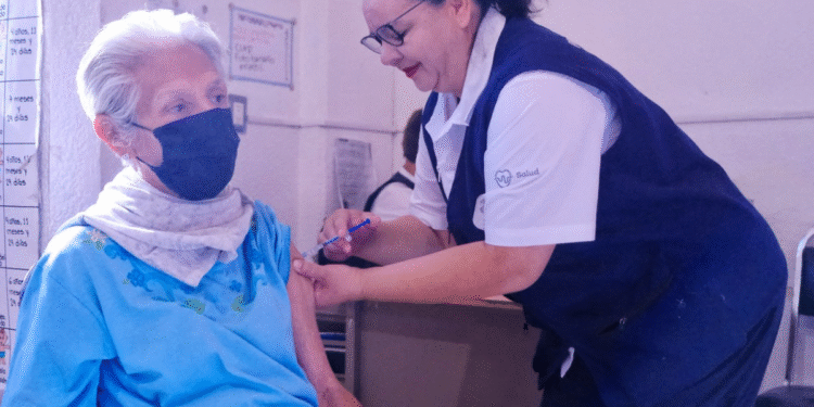 Alcanza Jalisco meta de vacunación contra influenza en la temporada estacional de enfermedades respiratorias 2024-2025