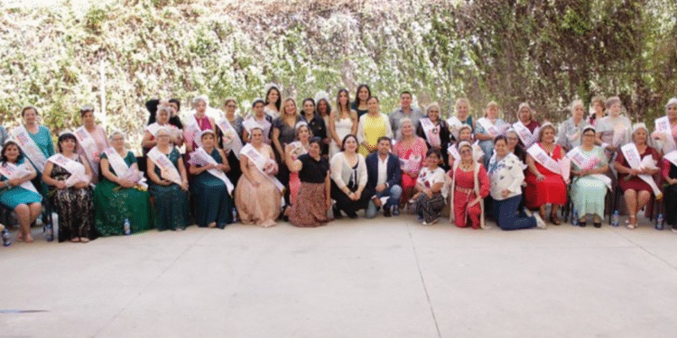 Gobierno de Tlajomulco reconoce liderazgo de 32 embajadoras comunitarias