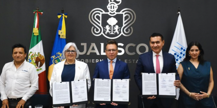 Encabeza Pablo Lemus, Gobernador de Jalisco, firma de convenio con INEGI e instalación del Comité Estatal de Información, Estadística y Geográfica del Estado (CEIEG)