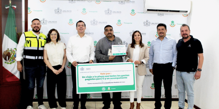 Reconocen a Jesús Guillermo Michaca Godoy como Conductor Modelo de abril