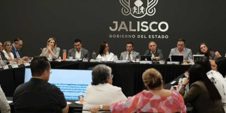 Acuerdan consolidar trabajo conjunto con Universidad de Guadalajara (UdeG) para evitar desapariciones de estudiantes 