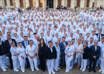 Reconoce Pablo Lemus, Gobernador de Jalisco, a enfermeras y enfermeros como pilares del sistema de salud