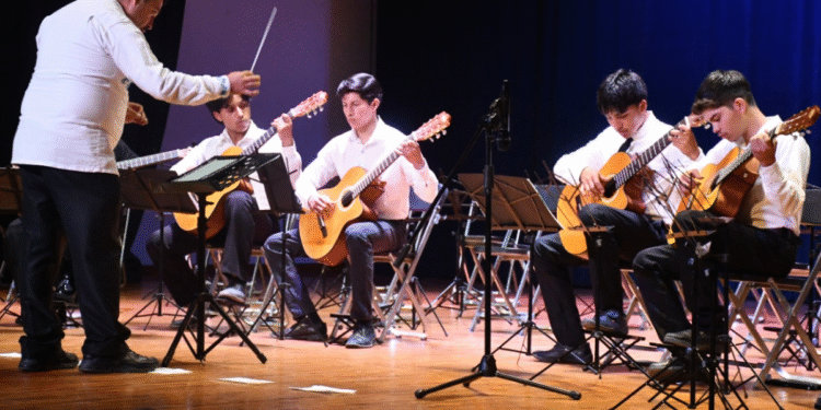 Reúne Concierto Regional ECOS talento infantil y juvenil en Zapotlán el Grande