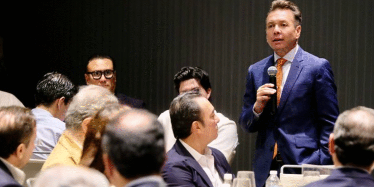 Refuerza Pablo Lemus, Gobernador de Jalisco, lazos de colaboración con miembros de COINCyDES y líderes empresariales
