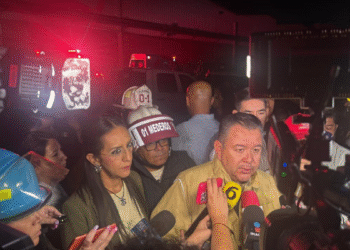 Gobierno de Tlaquepaque acude y apoya en incendio en una fabrica de Guadalajara