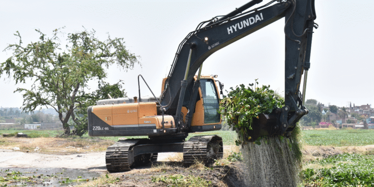 Inicia Secretaría de Gestión Integral del Agua (SGIA) trabajos de limpieza en Presa Las Pintas 