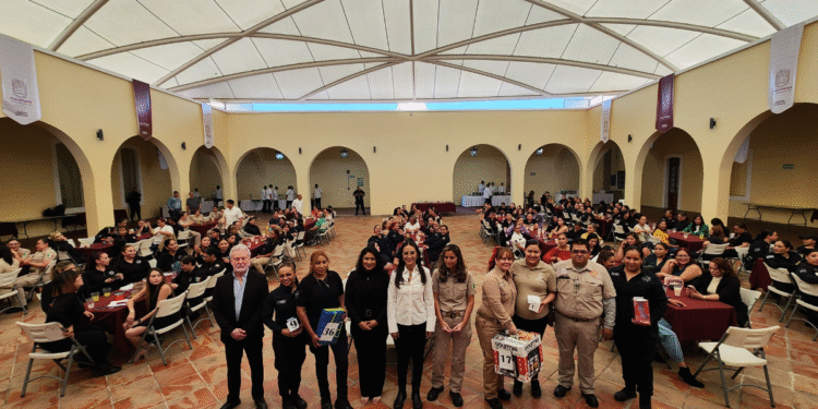 Reconoce Gobierno de Tlaquepaque a las mamás policías y bomberas